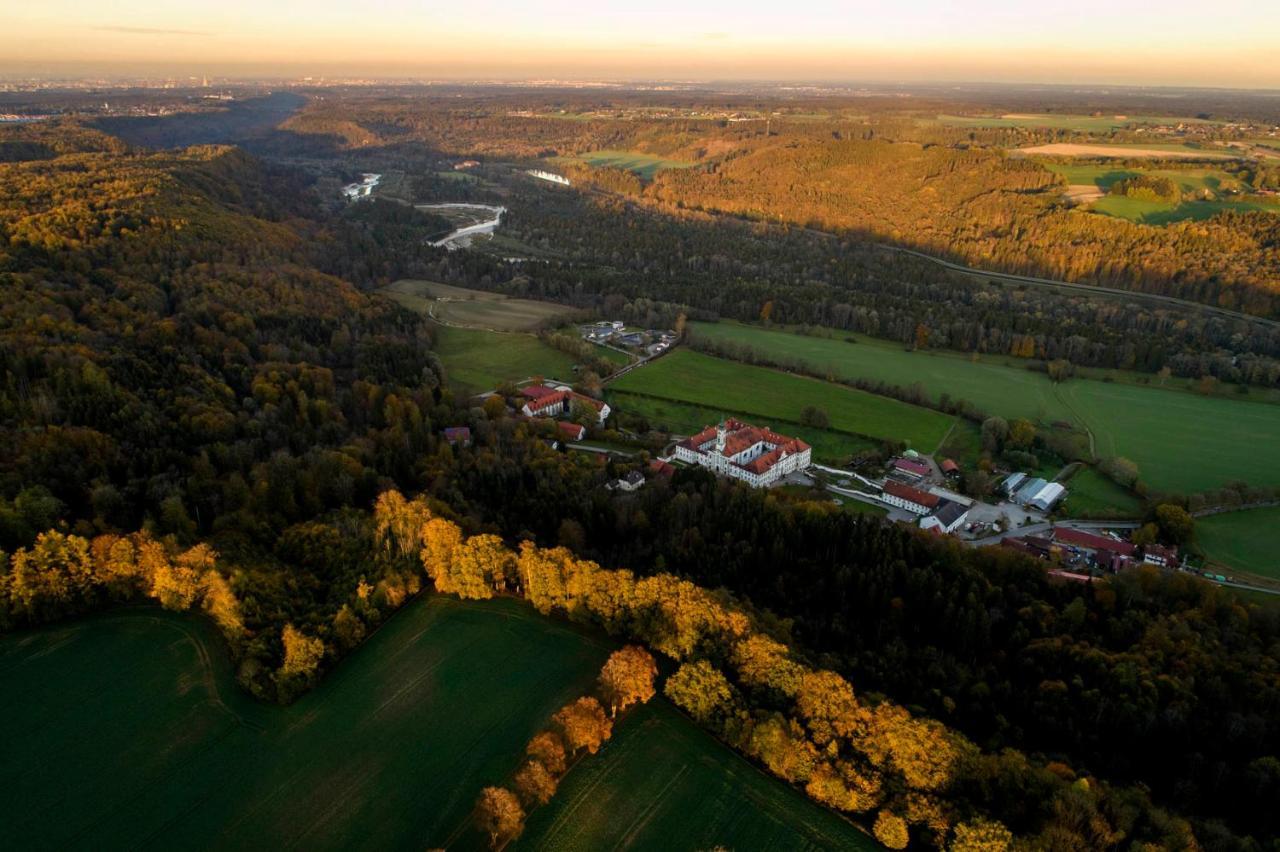 Hotel Gut Schwaige Ebenhausen エクステリア 写真