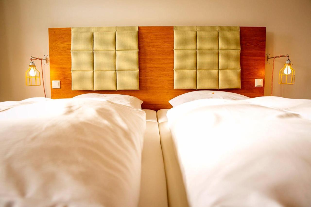 Hotel Gut Schwaige Ebenhausen エクステリア 写真